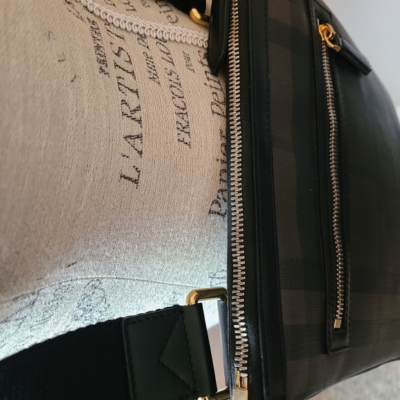 Burberry Elevated Smoked Check Beckley Slim Crossbody Chocolate Black - Picture 4 of 16